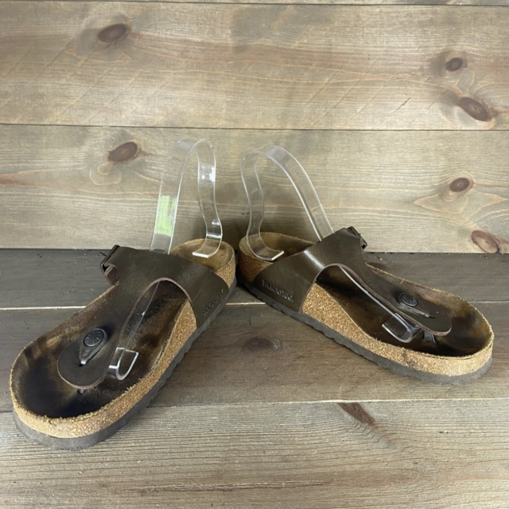 Birkenstock Gizeh Womens size 7 shoes brown leather slip on thong sandals
